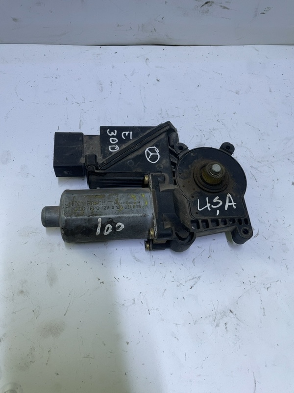 Motoraș macara geam - Parte montare: Stânga spate - Mercedes-Benz E-Class W210 [1995 - 1999]