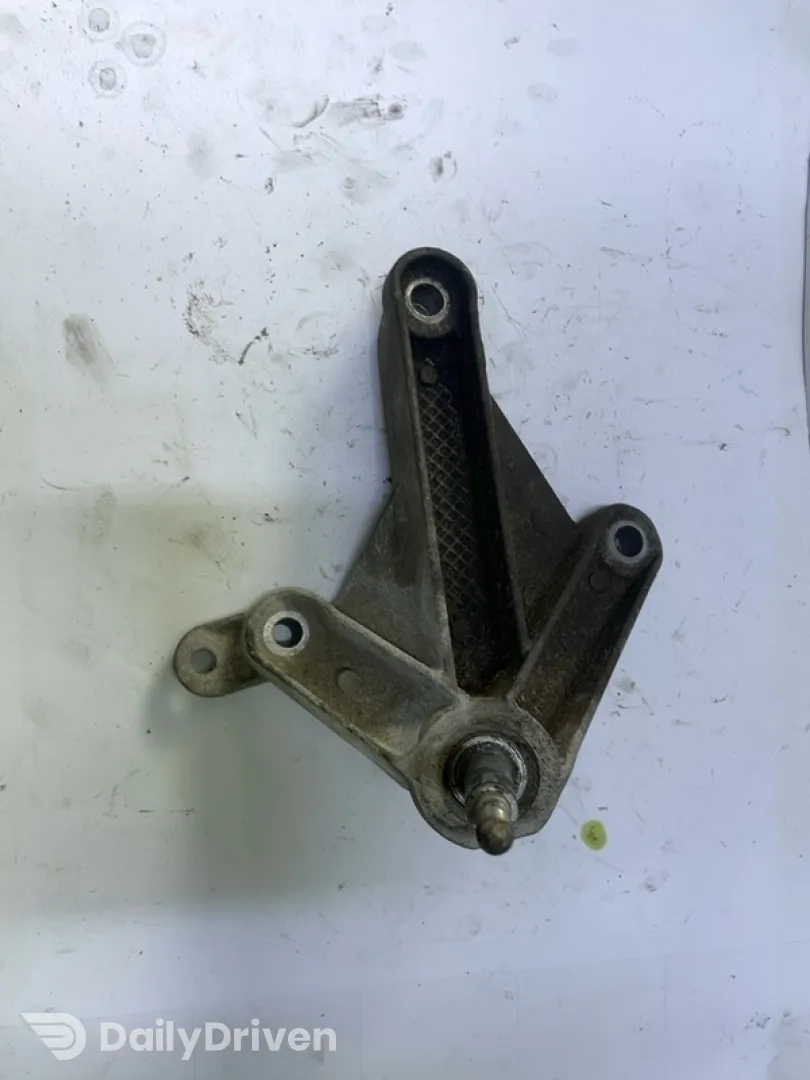 Suport motor - Dacia Logan 1 generation [2004 - 2008] Sedan 1.5 D MT (70 hp)