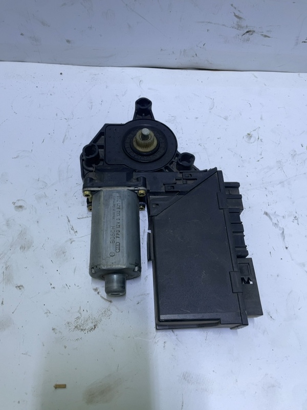 Motoraș macara geam - Parte montare: Dreapta spate - Audi A4 B6 [2000 - 2005]