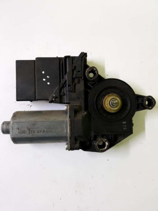 Motoraș macara geam - Parte montare: Stânga spate - Volkswagen Golf 5 generation [2003 - 2009]