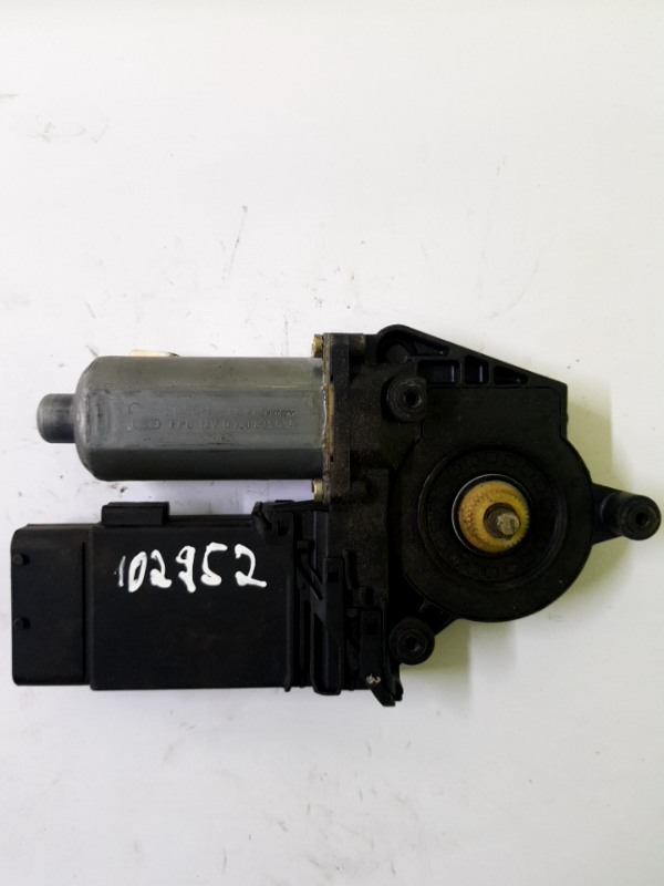 Motoraș macara geam - Parte montare: Stânga față - Volkswagen Passat B5 [1996 - 2000]