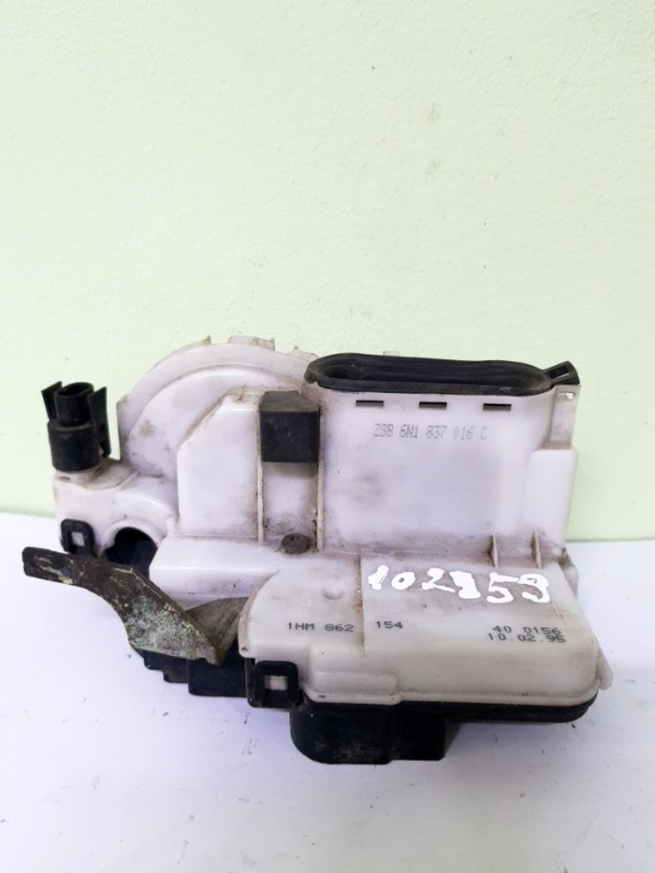 Broască ușă - Parte montare: Dreapta față - Volkswagen Polo 3 generation [1994 - 2001]