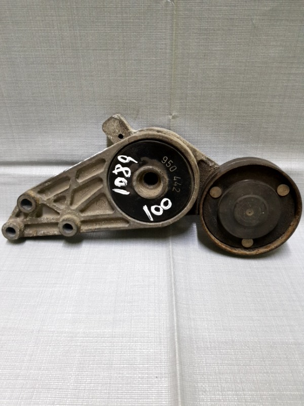 Întinzător curea accesorii - Audi A4 B5 [1994 - 1999] Sedan 1.6 MT (101 hp)