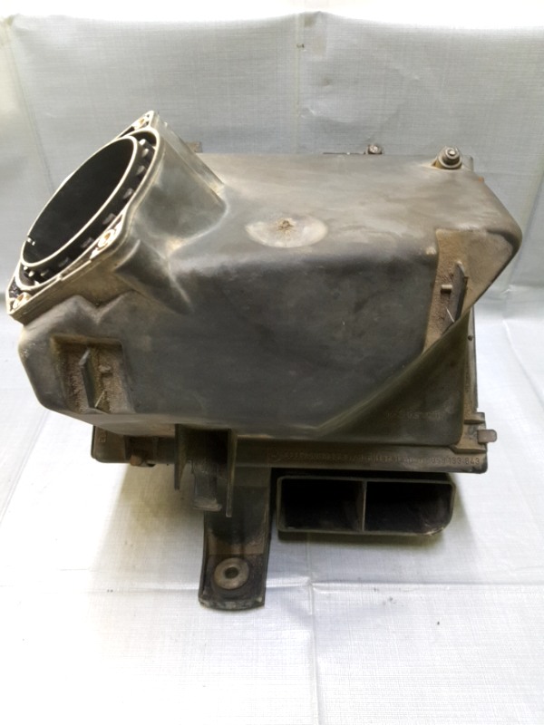 Carcasă filtru aer - Audi A4 B5 [1994 - 1999] Sedan 1.6 MT (101 hp)