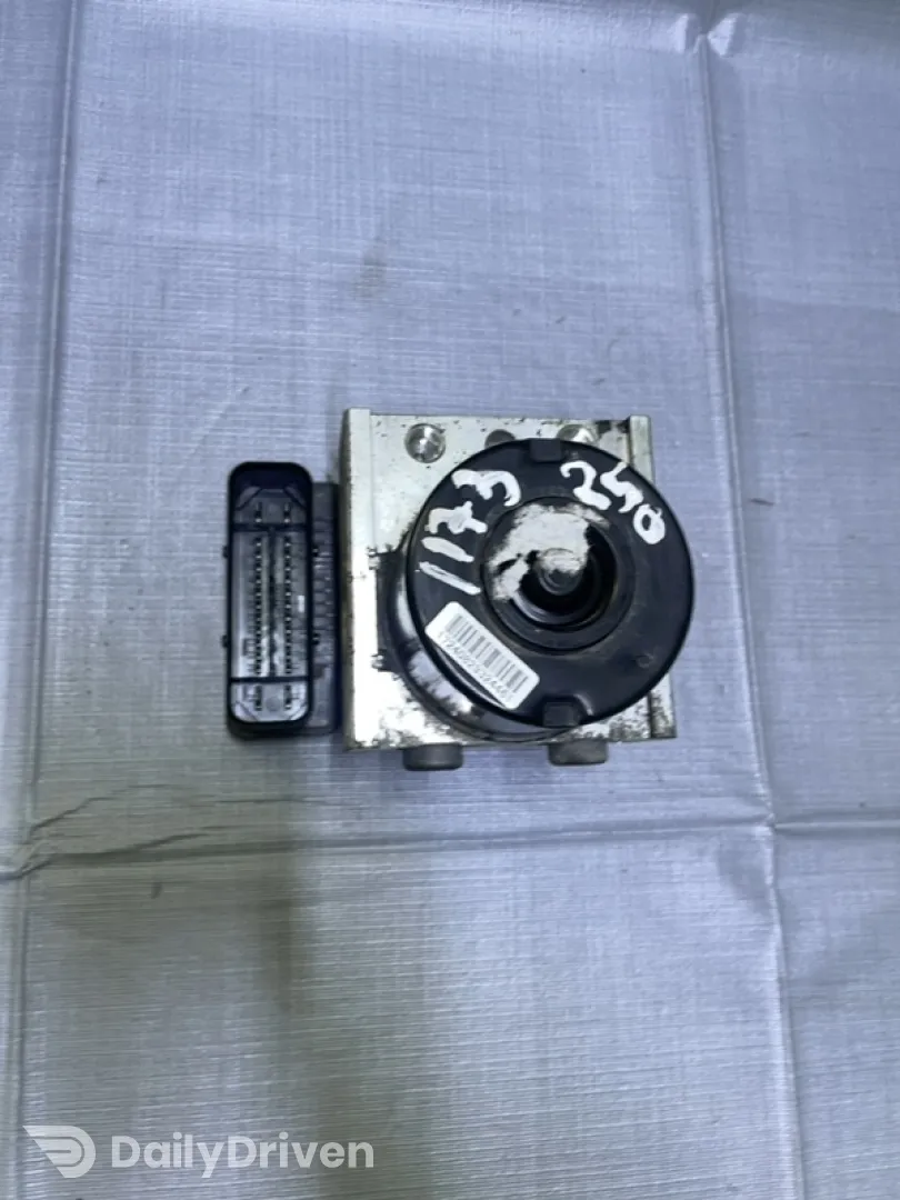 Pompă ABS - Ford Fiesta 5 generation [2001 - 2007] Hatchback 5-doors 1.3 MT (60 hp)
