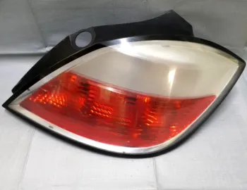 Lampă spate - Parte montare: Dreapta, Varianta: Hatchback - Opel Astra H [2004 - 2007] Hatchback 1.8 AT (125 hp)
