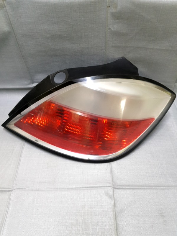 Lampă spate - Parte montare: Dreapta, Varianta: Hatchback - Opel Astra H [2004 - 2007] Hatchback 1.8 AT (125 hp)