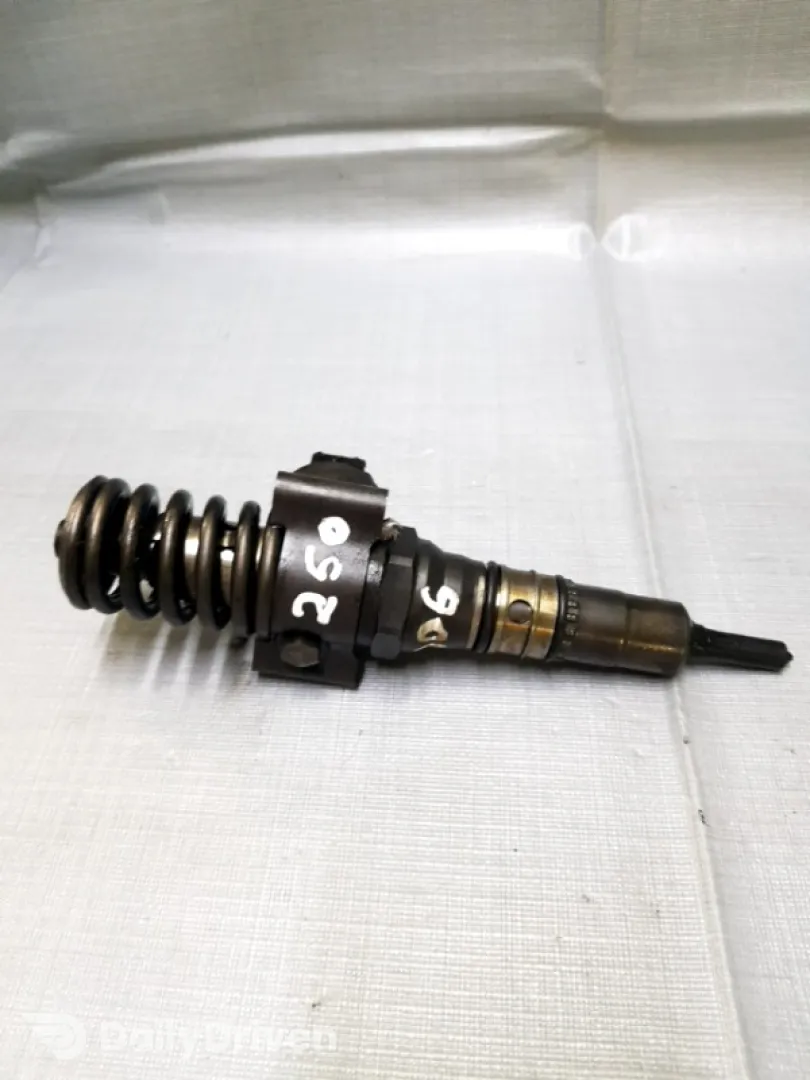 Injector - Volkswagen Golf 5 generation [2003 - 2009] Hatchback 5-doors 2.0 TDI 4Motion MT (140 hp)