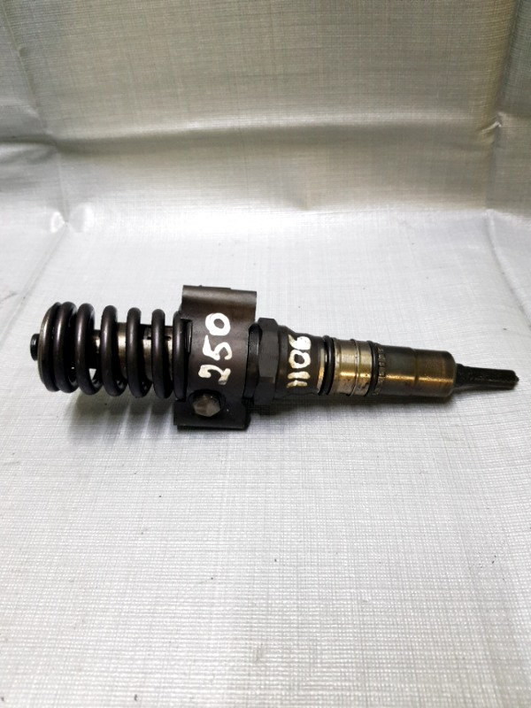Injector - Volkswagen Golf 5 generation [2003 - 2009] Hatchback 5-doors 2.0 TDI 4Motion MT (140 hp)