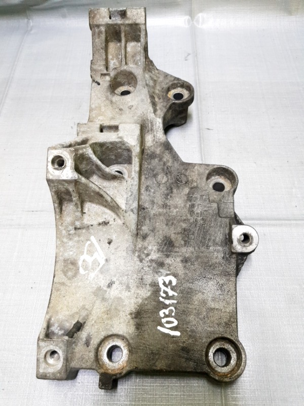 Suport accesorii - Volkswagen Golf 5 generation [2003 - 2009] Hatchback 5-doors 2.0 TDI 4Motion MT (140 hp)
