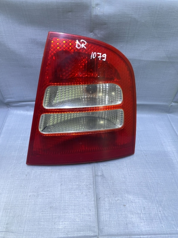 Lampă spate - Parte montare: Dreapta spate, Varianta: Limuzină - Skoda Octavia 1 generation [restyling] [2000 - 2010] Liftback 5-doors 1.9 TDI MT (90 hp)