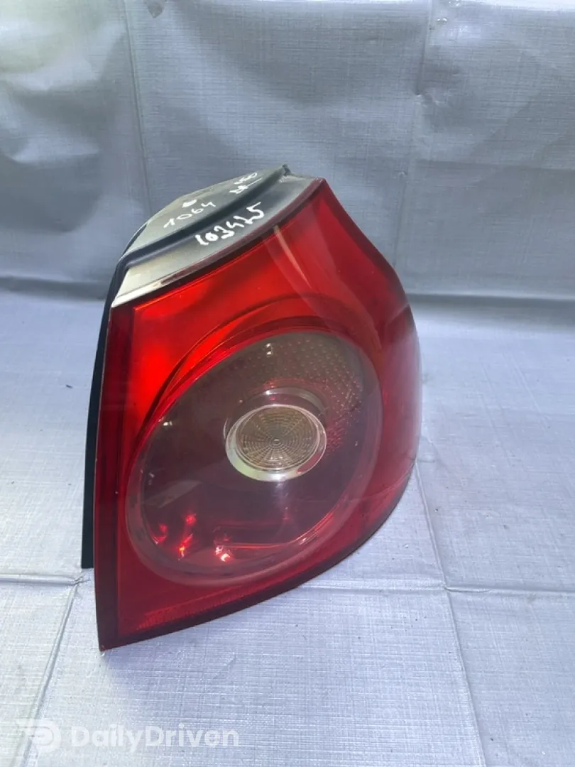 Lampă spate - Parte montare: Dreapta, Varianta: Hatchback - Volkswagen Golf 5 generation [2003 - 2009]