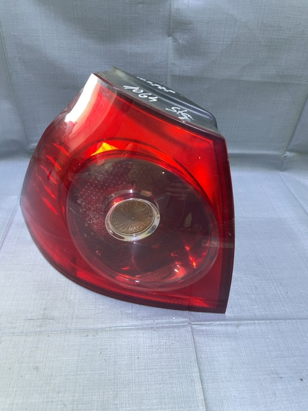 Lampă spate - Parte montare: Stânga, Varianta: Hatchback - Volkswagen Golf 5 generation [2003 - 2009] Hatchback 5-doors 1.6 FSI MT (115 hp)
