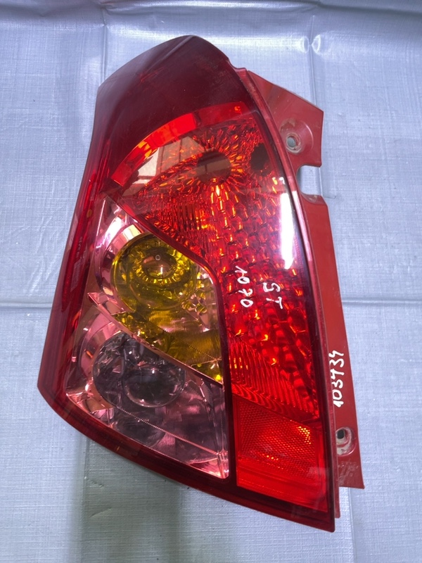 Lampă spate - Parte montare: Stânga spate, Varianta: Hatchback - Suzuki Swift 3 generation [2004 - 2010] Hatchback 5-doors 1.3 AT (92 hp)