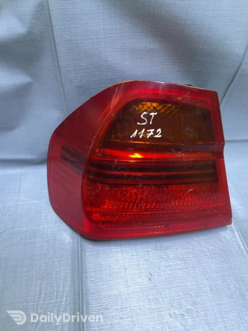 Lampă spate - Parte montare: Stânga spate, Varianta: Sedan - BMW 3 Series E90-E93 [2004 - 2010] Sedan 320i MT (150 hp)