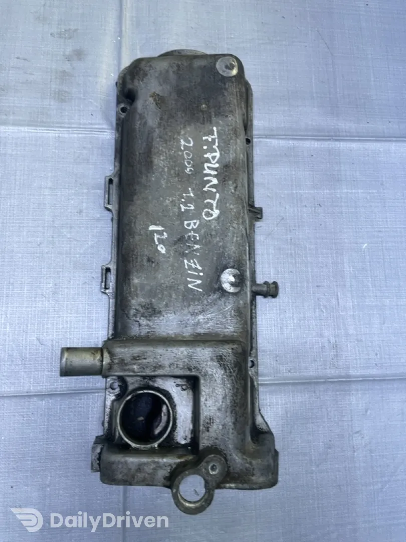 Capac culbutori - Fiat Punto 2 generation [1999 - 2003] Hatchback 5-doors 1.2 MT (60 hp)