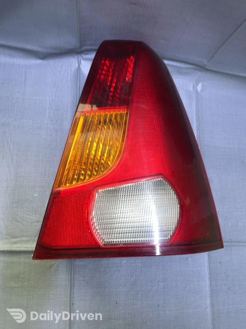 Lampă spate - Parte montare: Dreapta spate, Varianta: Sedan - Dacia Logan 1 generation [2004 - 2008] Sedan