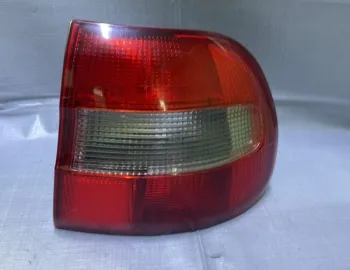 Lampă spate - Parte montare: Dreapta spate - Volvo V40 1 generation [restyling] [2000 - 2002] wagon 1.6 MT (109 hp)