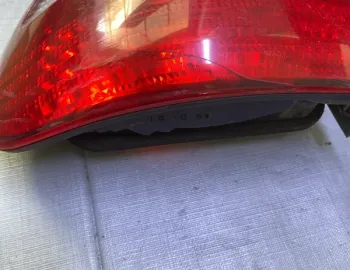 Lampă spate - Parte montare: Stânga spate