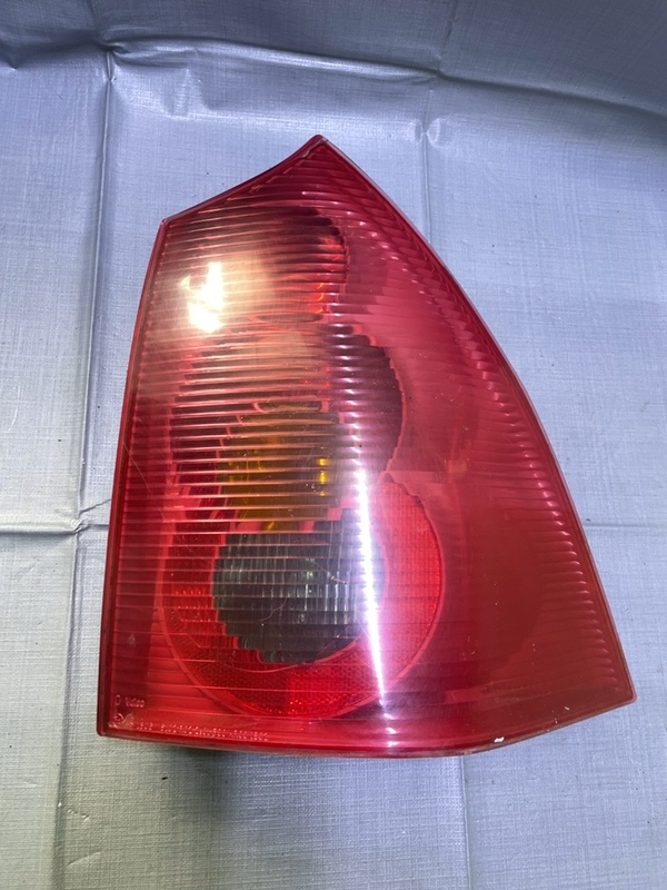 Lampă spate - Parte montare: Dreapta - Peugeot 307 1 generation [2001 - 2005] wagon 2.0 HDi MT (107 hp)