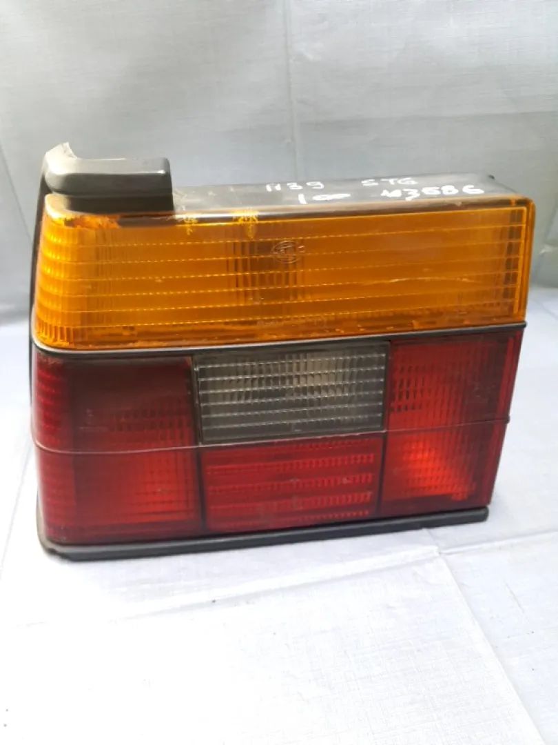 Lampă spate - Parte montare: Stânga spate, Varianta: Sedan - Volkswagen Jetta 2 generation [restyling] [1987 - 1992] Sedan 4-doors 1.6 MT (54 hp)