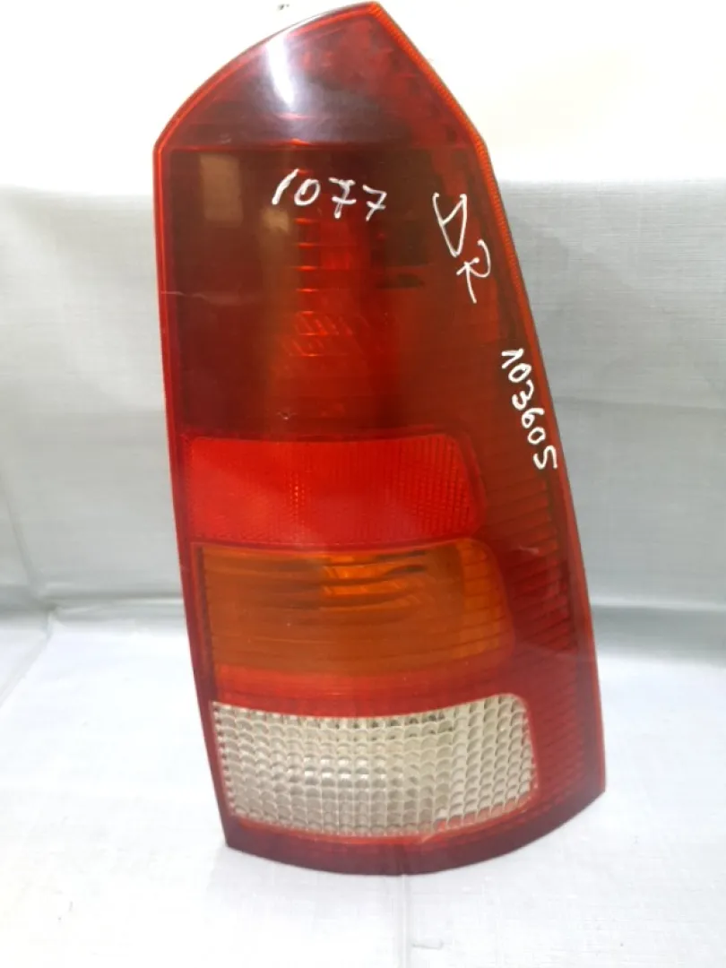Lampă spate - Parte montare: Dreapta spate - Ford Focus 1 generation [1998 - 2004]