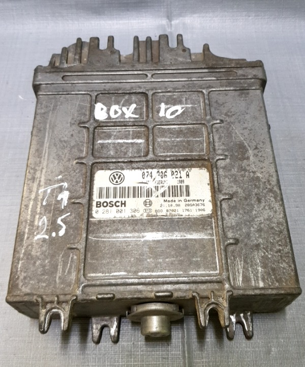 Calculator ECU - Volkswagen Transporter T4 [1990 - 2003] Van 2.5 TDI L MT (102 hp)