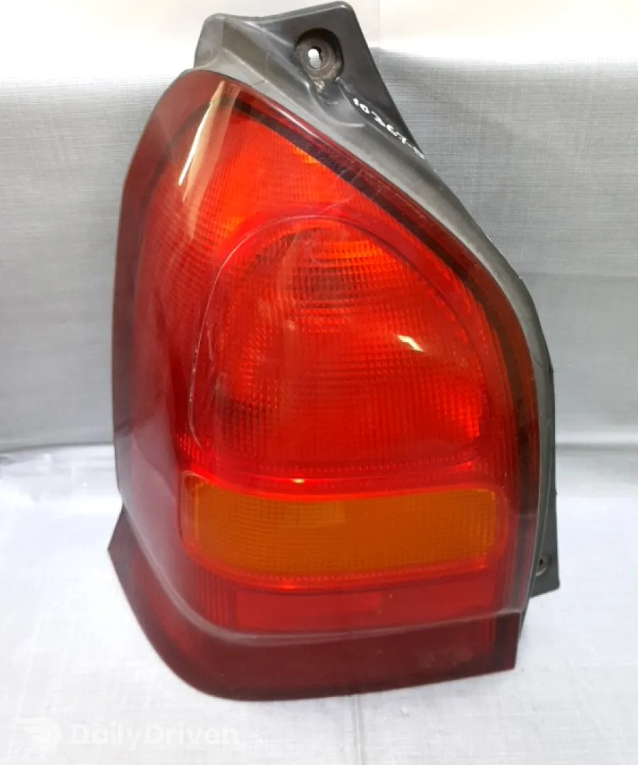 Lampă spate - Parte montare: Stânga spate - Maruti Alto 1 generation [2000 - 2020] Hatchback 1.1 MT (63 hp)
