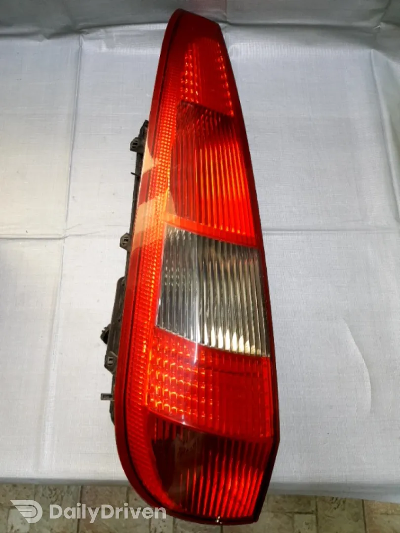 Lampă spate - Parte montare: Stânga spate, Varianta: Hatchback - Ford Fiesta 5 generation [2001 - 2007] Hatchback 5-doors 1.3 MT (60 hp)