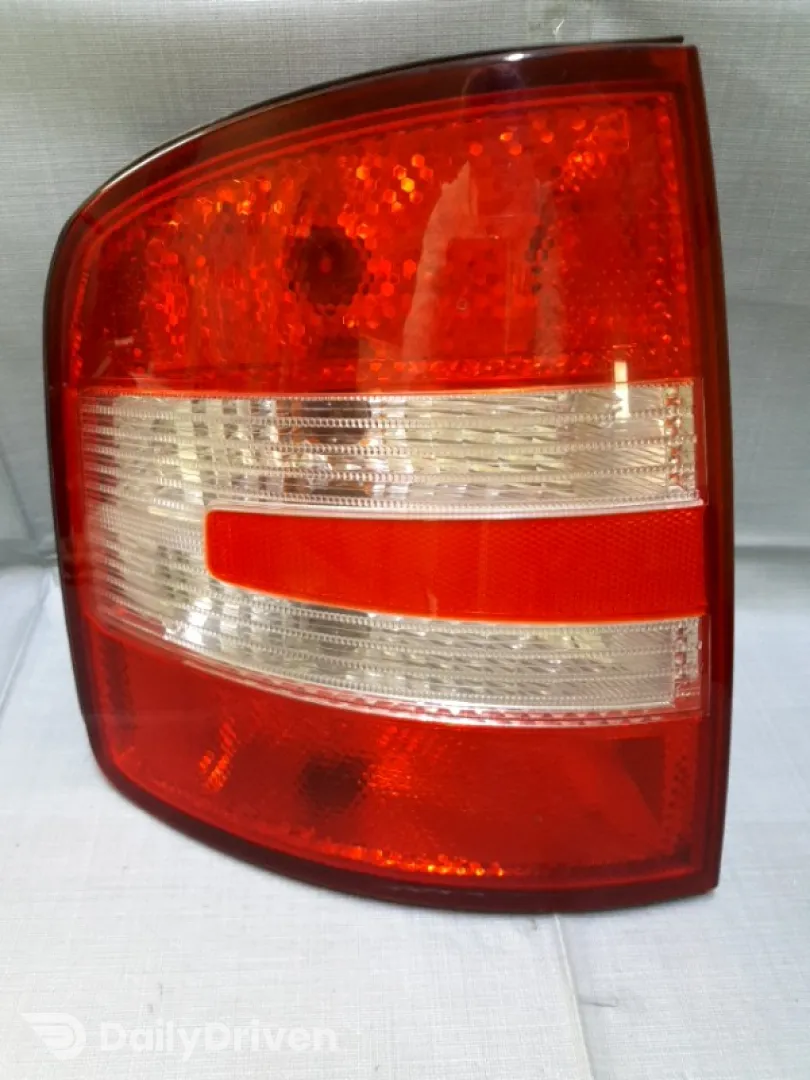 Lampă spate - Parte montare: Stânga spate - Skoda Fabia 1 generation [restyling] [2004 - 2007] wagon 5 doors 1.4 MT (80 hp)