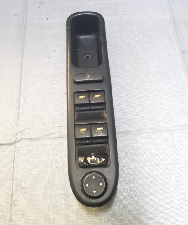 Buton ridicare geam - Parte montare: Stânga față - Peugeot 307 1 generation [2001 - 2005] Hatchback 5-doors 1.6 MT (109 hp)