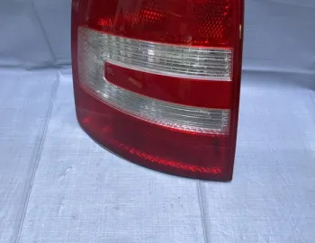Lampă spate - Parte montare: Stânga, Varianta: Wagon 5 uși - Skoda Fabia 1 generation [restyling] [2004 - 2007]