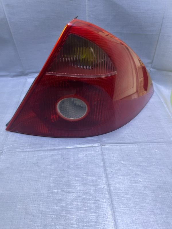 Lampă spate - Parte montare: Dreapta spate, Varianta: Sedan - Ford Mondeo 3 generation [restyling] [2003 - 2007] Liftback 5-doors 2.0 TDCi 5MT (115 hp)