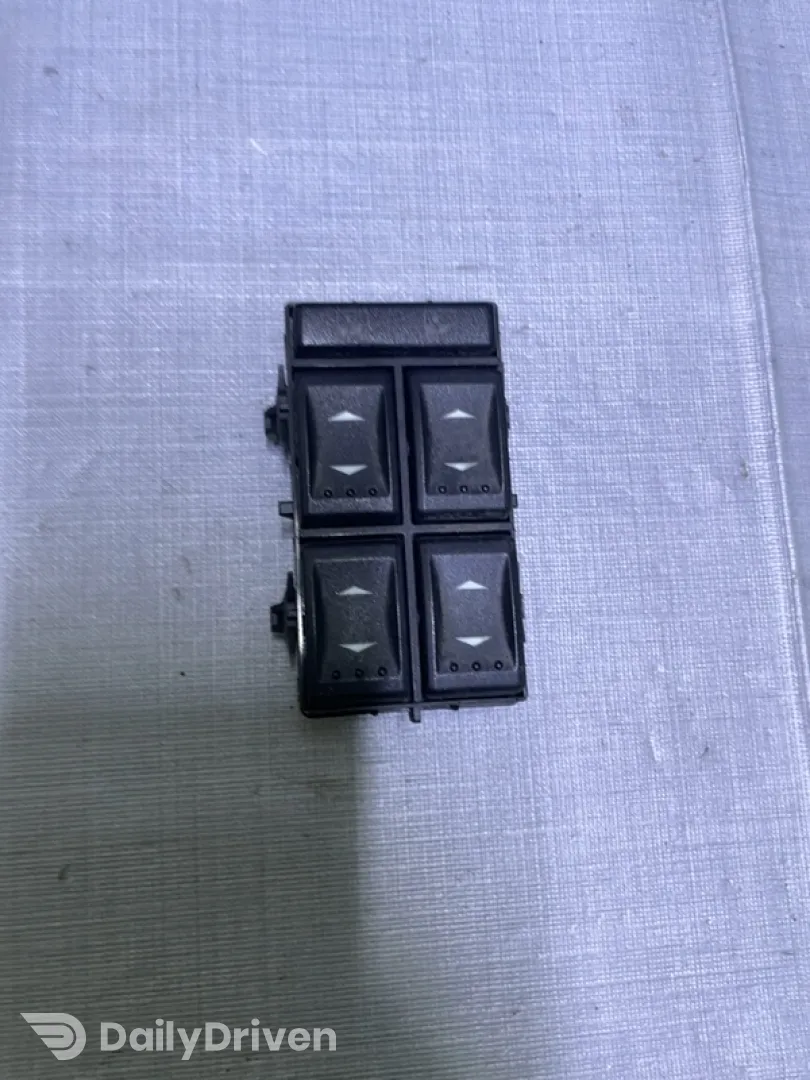 Buton ridicare geam - Parte montare: Stânga față - Ford Mondeo 3 generation [restyling] [2003 - 2007] Liftback 5-doors 2.0 TDCi 5MT (115 hp)