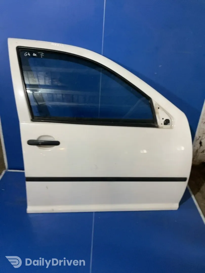 Ușă față - Culoare: Alb, Parte montare: Dreapta față - Volkswagen Golf 4 generation [1997 - 2006]