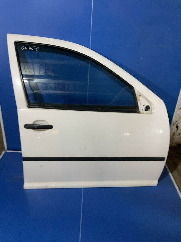 Ușă față - Culoare: Alb, Parte montare: Dreapta față - Volkswagen Golf 4 generation [1997 - 2006]