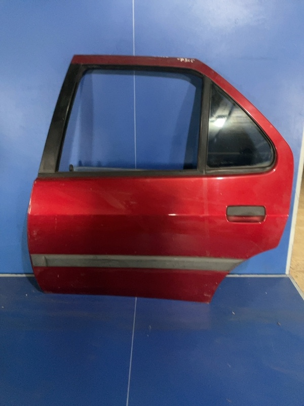 Ușă spate - Culoare: Vișiniu, Parte montare: Stânga spate, Varianta: Hatchback - Peugeot 306 1 generation [1993 - 1997] Hatchback 5-doors