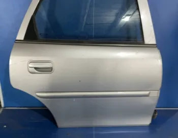 Ușă spate