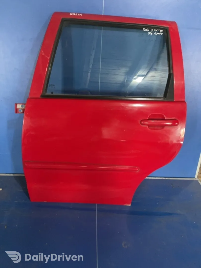 Ușă spate - Culoare: Roșu, Parte montare: Stânga spate, Varianta: Wagon 5 uși - Volkswagen Polo 3 generation [1994 - 2001] wagon 5 doors