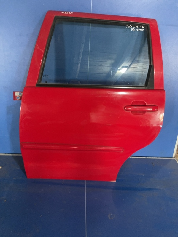 Ușă spate - Culoare: Roșu, Parte montare: Stânga spate, Varianta: Wagon 5 uși - Volkswagen Polo 3 generation [1994 - 2001] wagon 5 doors