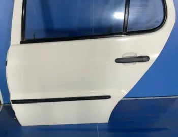 Ușă spate