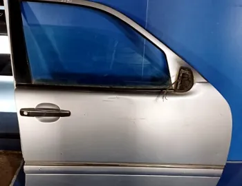 Ușă față - Culoare: Gri, Parte montare: Dreapta față, Varianta: Sedan - Mercedes-Benz E-Class W210 [1995 - 1999] Sedan