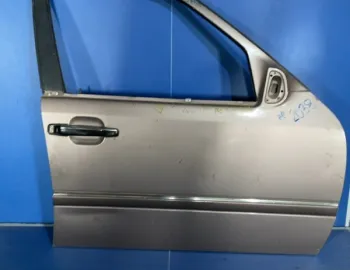 Ușă față