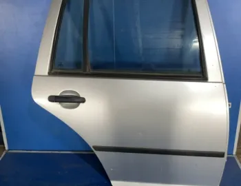 Ușă spate