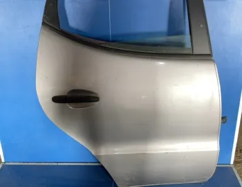 Ușă spate