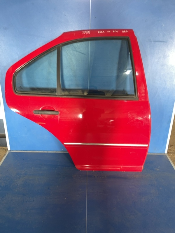 Ușă spate - Culoare: Roșu, Parte montare: Dreapta spate - Volkswagen Bora 1 generation [1998 - 2005] Sedan