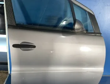 Ușă față