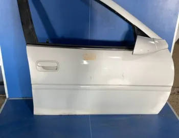 Ușă față