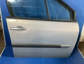 Ușă față