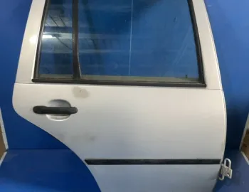 Ușă spate